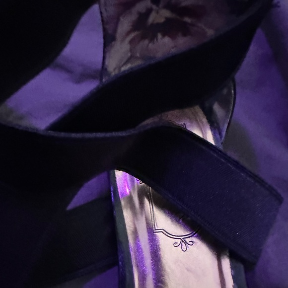 Ted Baker black sandals size EU 36 US size 6 
Ted Baker London - Picture 4 of 16